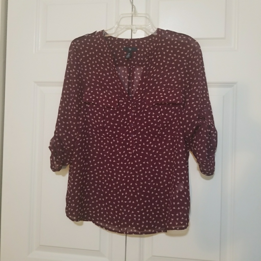 Gap heart shirt